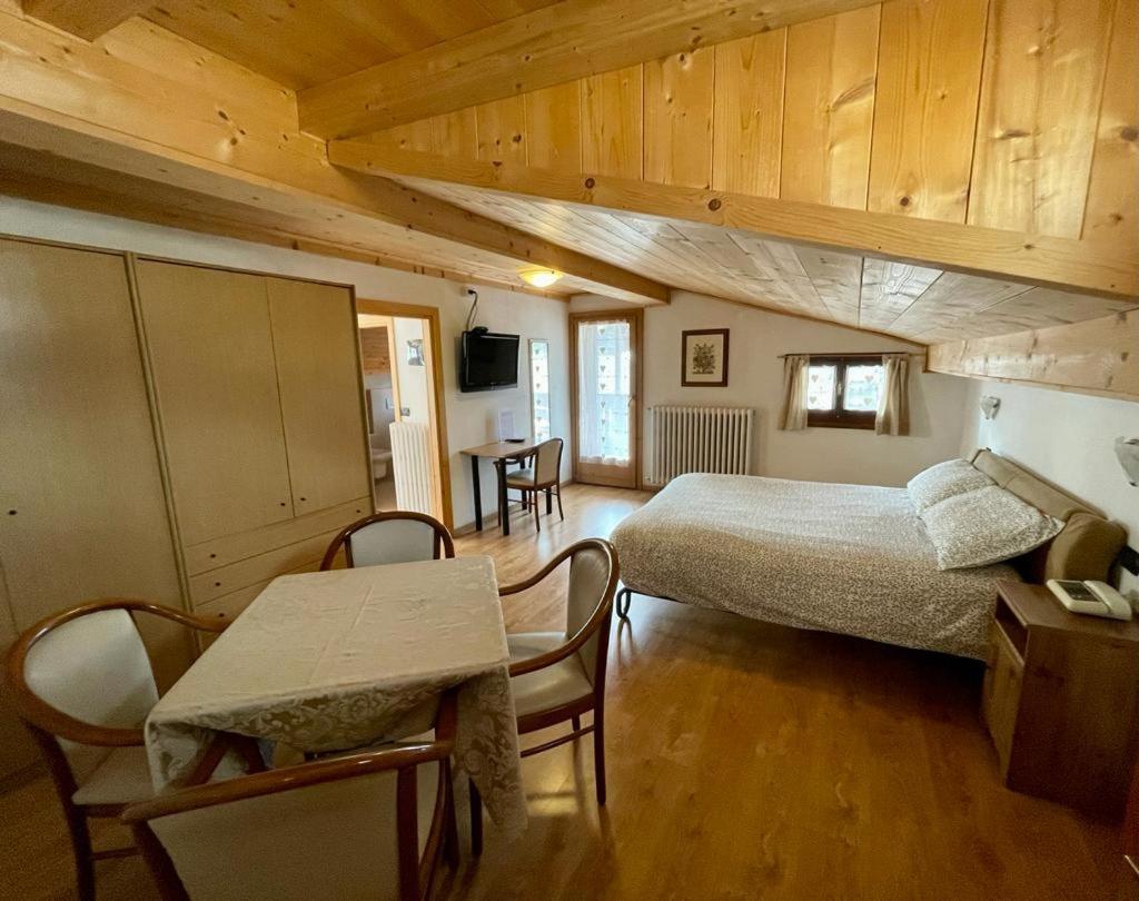 Ambassador Rooms In Bormio, Solo Camera Senza Colazione エクステリア 写真