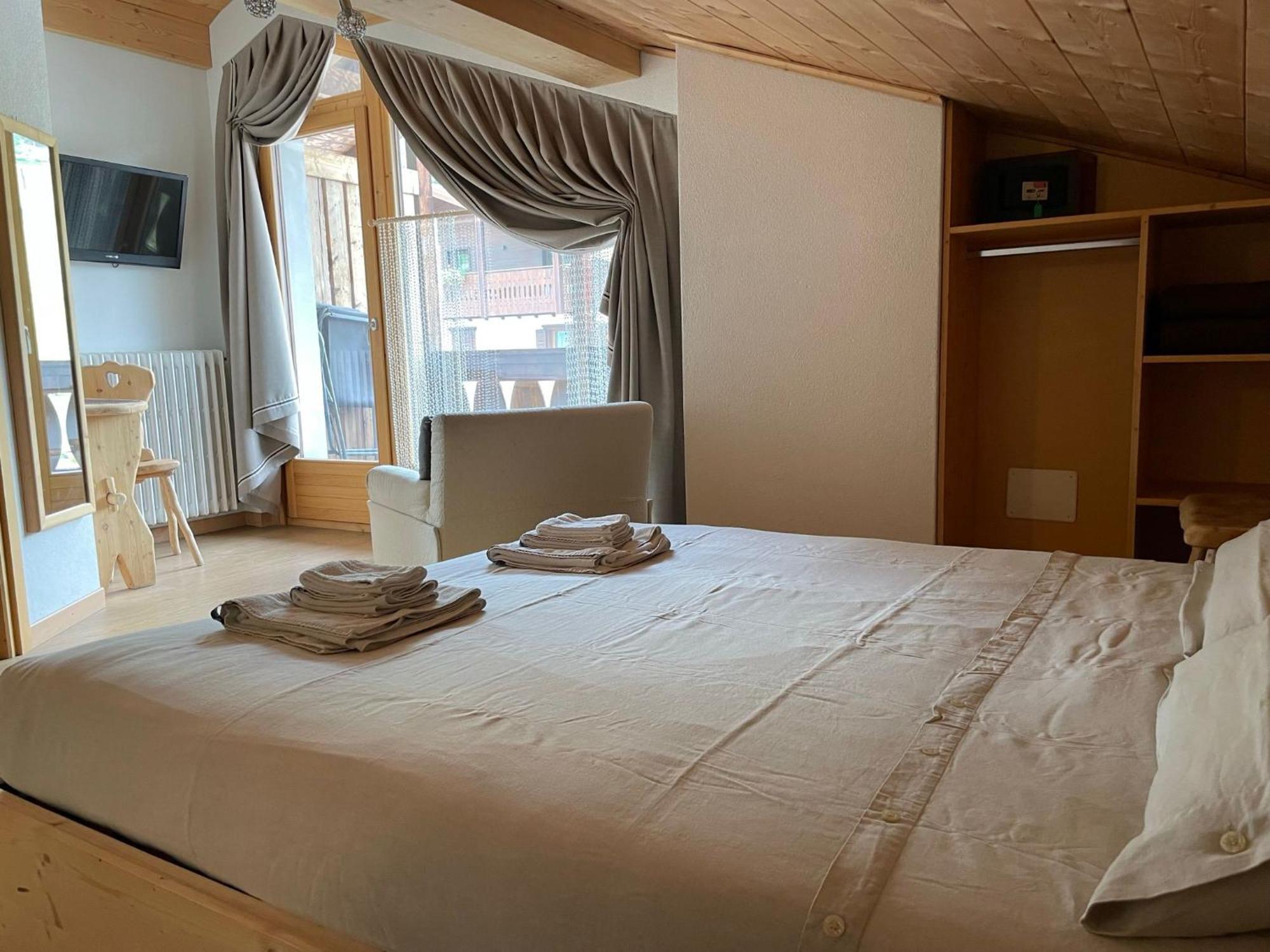 Ambassador Rooms In Bormio, Solo Camera Senza Colazione エクステリア 写真